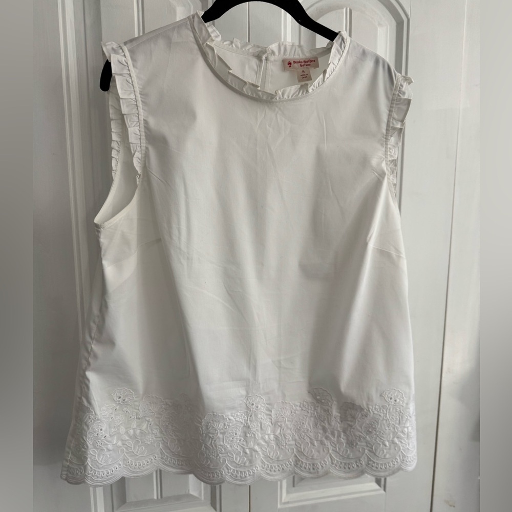 Brooks Brothers White Sleeveless Blouse with embroidered details